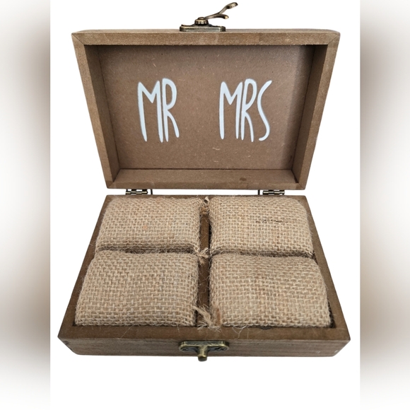 unbranded Other - Wooden Mr & Mrs Ring Box